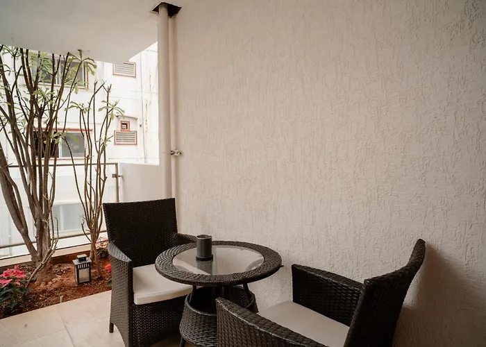 Luho Grande Bed & Breakfast Bangalore